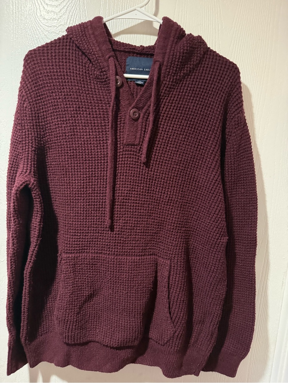American Eagle Outfitters Men’s Waffle-Knit Hooded Sweater in Burgundy